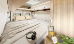 2025_KW_Ontour_Van_640_ET_innen_Einzelbetten_1_q_BEAR_PRESSE