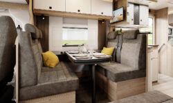 2026_WM_Ontour_Family_A_720_GFM_innen_Sitzgruppe_q_BEAR_PRESSE_lowres